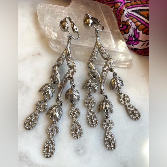 Vintage 70’s Boho Dangly Earrings/ Silverstone 70’s Dangly Chandelier Earrings - Picture 4 of 8